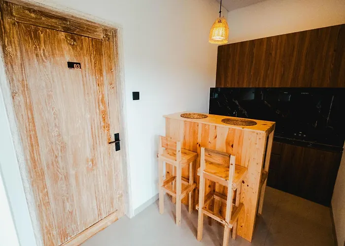 Queenara Local House 3*