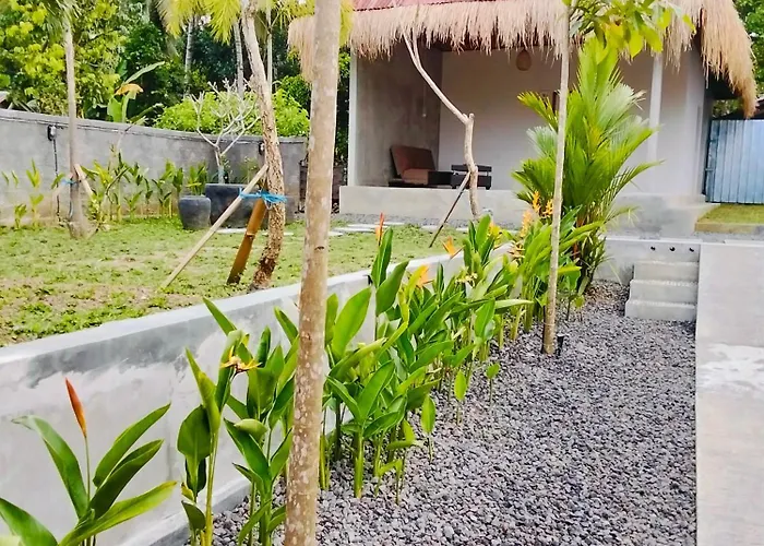 Queenara Local House بيت ضيافة بادونج