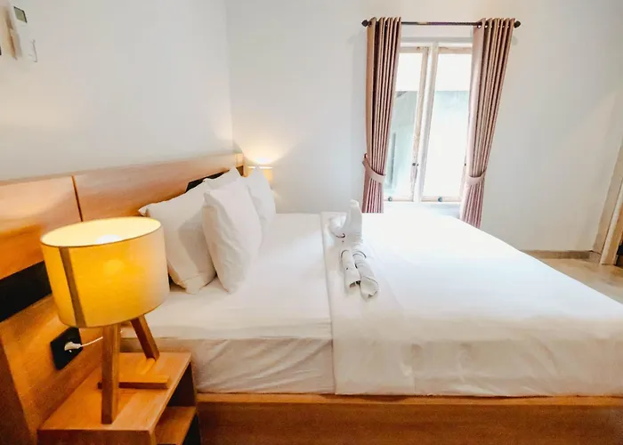 Queenara Local House 3* بادونج