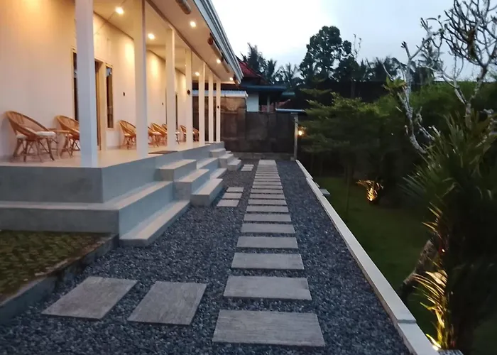 Queenara Local House 3*